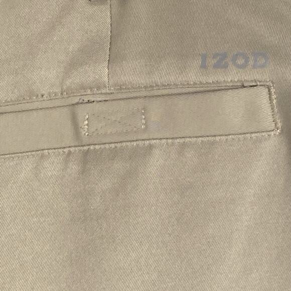IZOD Shorts Men's Size 42 Classic Fit Khaki Flat Front Golf Tan Six Pockets - Picture 4 of 5